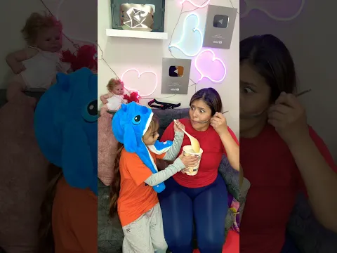 CUCHARA GRANDE O PEQUEÑA? 🫤cute 🍇🍏🍒 #divertido #humor #shorts #familiaibañez