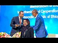 Lagu ILHAN OMAR OO LAGA RAACAY HADAL AY KU DIIDANAYD IS AFGARADKII ITOOBIYA IYO SOMALILAND WAQTIGII MUUSE