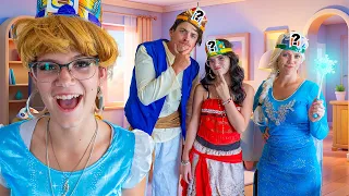 Frozen Elsa, Cinderella, Moana and Aladdin Play Headbandz Game!