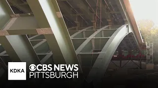 How will PennDOT move the new Commercial Street Bridge into place