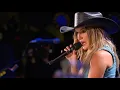 Download Lagu Lainey Wilson – Hang Tight Honey (Live From CMA Fest 2024)