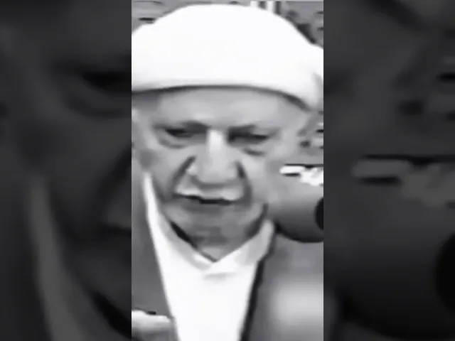 من هو الشخص الذي حج ٢٥ حجة ماشياً وربما في بعضها حافياً؟