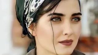 يا حبيبي ايه اجمل مالليل واتنين زينا عاشقين دندنها
