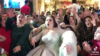 اقسم بالله يابنات العروسه الفرفوشه رزق 