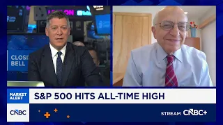 Jeremy Siegel If oil stays near 80 there s no way the Fed raises rates in September