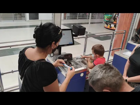 Primele 12 sisteme self checkout produse de Magister implementate in hypermarketurile Remarkt