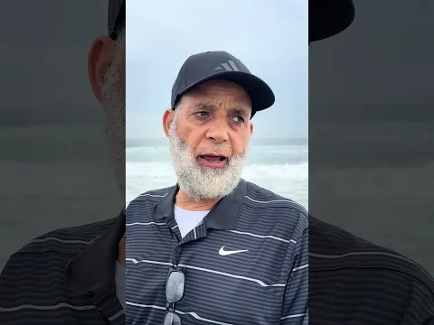 أَمَّن يُجيبُ المُضطَرَّ إِذا دَعاهُ وَيَكشِفُ السّوءَ وَيَجعَلُكُم خُلَفاءَ الأَرضِ …