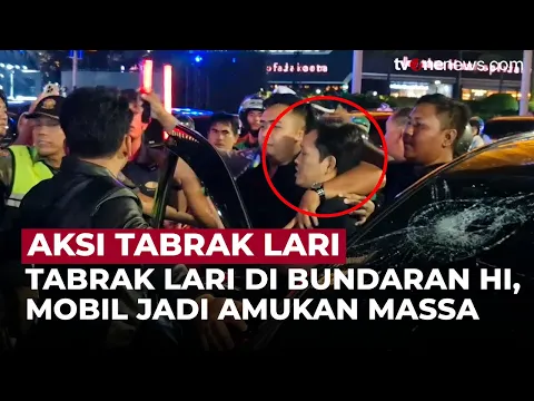 Massa Geram! Mobil Tabrak Lari Motor Hancur di Kawasan Bundaran HI