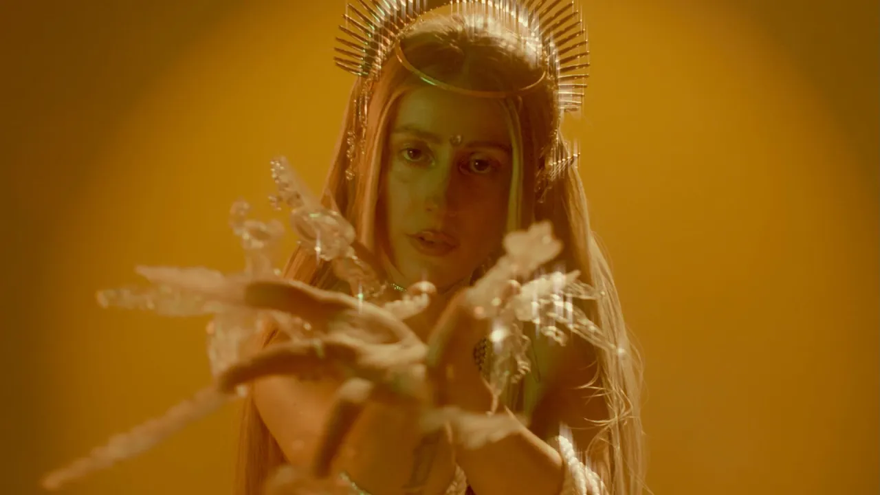 Virginie B - Madone (Official Music Video)