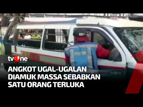 Angkot Ugal-ugalan Dibikin Remuk Warga, Sopir Melarikan Diri