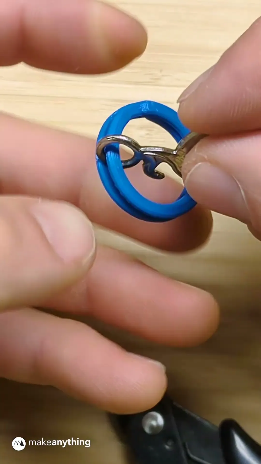 EZPZ Keyring Triangle 25mm and 32mm // Keychain Ring