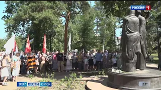 Омичи отметили День семьи, любви и верности крестным ходом