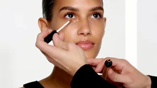 How to Apply Radiant Creamy Concealer NARS