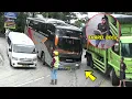 Download Lagu SOPIR PEMBERANI‼️Gak Mau Penumpang Terlantar,Sopir Bus Uji Nyali Lewati Turunan Curam Sitinjau Lauik