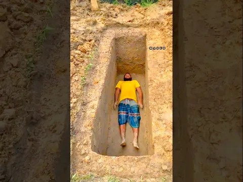গ্রামে কবর খনন করে বলে কেহই তাকে অবহেলা করবেন না।
