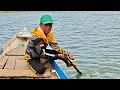 Lagu DUA TANGAN HAMPIR TAK SANGGUP MENAHAN TARIKAN IKAN..!!