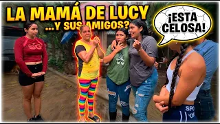 La mamá de Lucy esta celosa por Angela.