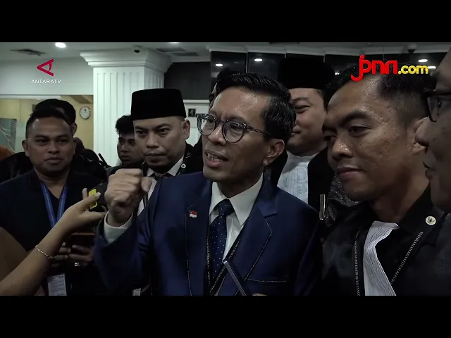 Gugatan Denny Indrayana cs Tak Diterima MK, Gibran Tetap Wapres - JPNN.com