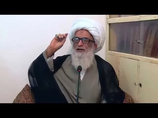 ⁣سماحة المرجع النجفي دام ظله مخاطباً مجاهدي الحشد ( الانامل التي تضغط على الزناد تستحق مني الف قبلة)