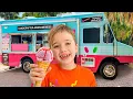 Download Lagu Chris and Niki explore Mom's ice cream truck