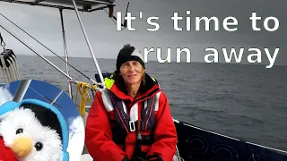 Sailing Scotland – We run from weather – Barra – Canna – Tobermory – Ep. 208