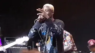 yaw tog live feat santrofi band sei mu