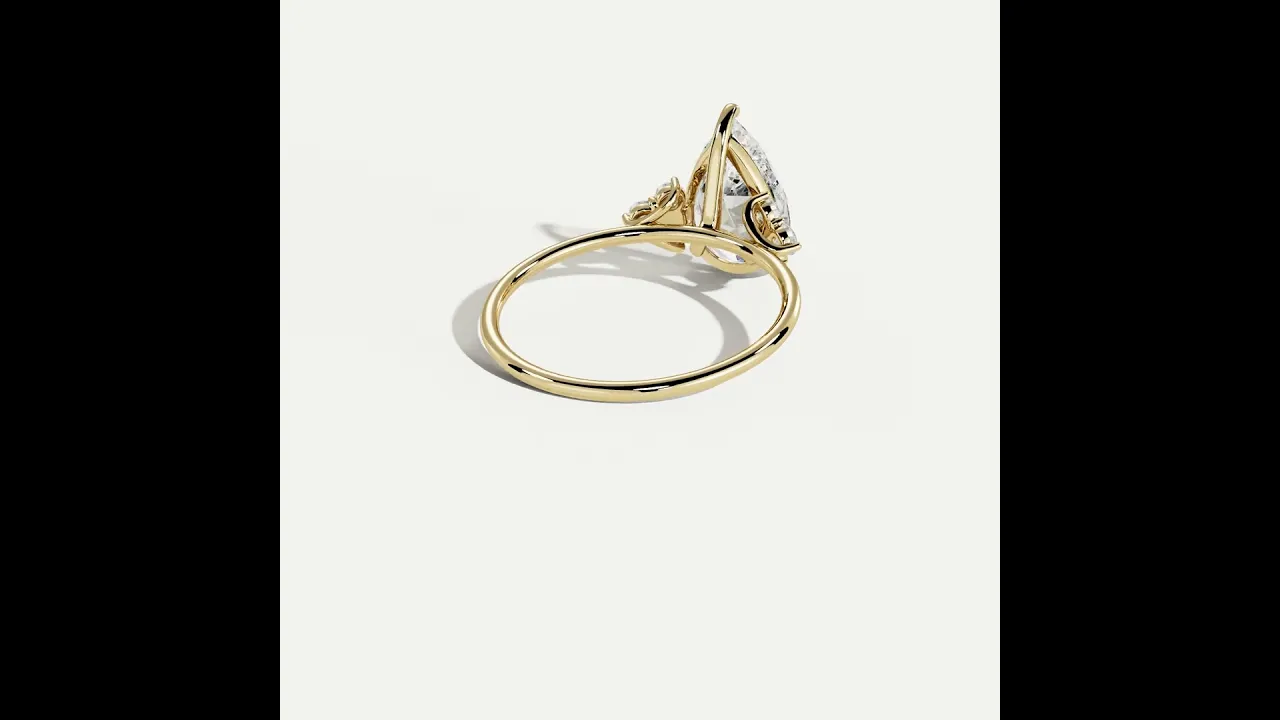 Juliette丨2CT Pear Cut Lab Grown Diamond Cluster Ring with Round Accents in 14K Gold/Platinum