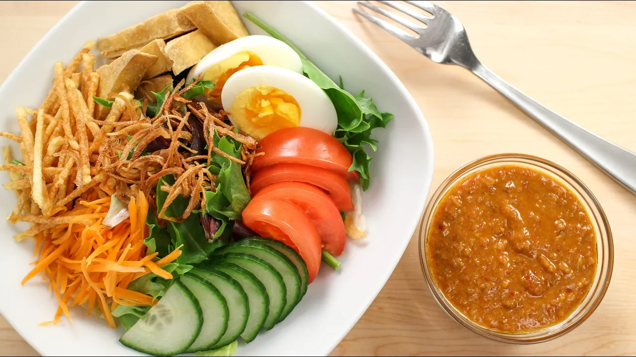 Thai Peanut Salad Dressing Recipe "Salad Kaeg" 