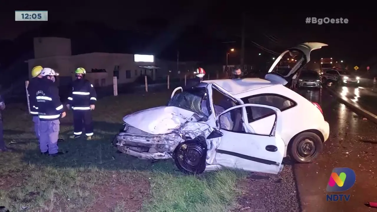 Acidente entre dois carros deixa duas pessoas mortas e outra ferida em Caçador