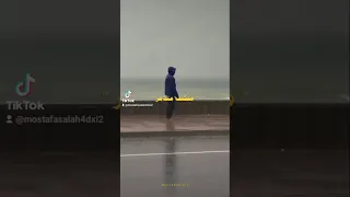 اغاني زاد انا مين وانا بتفرج متكتف متدمر 