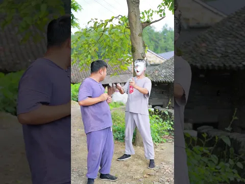 Ermao tried to prank Songsong, but he accidentally hurt himself instead #funny