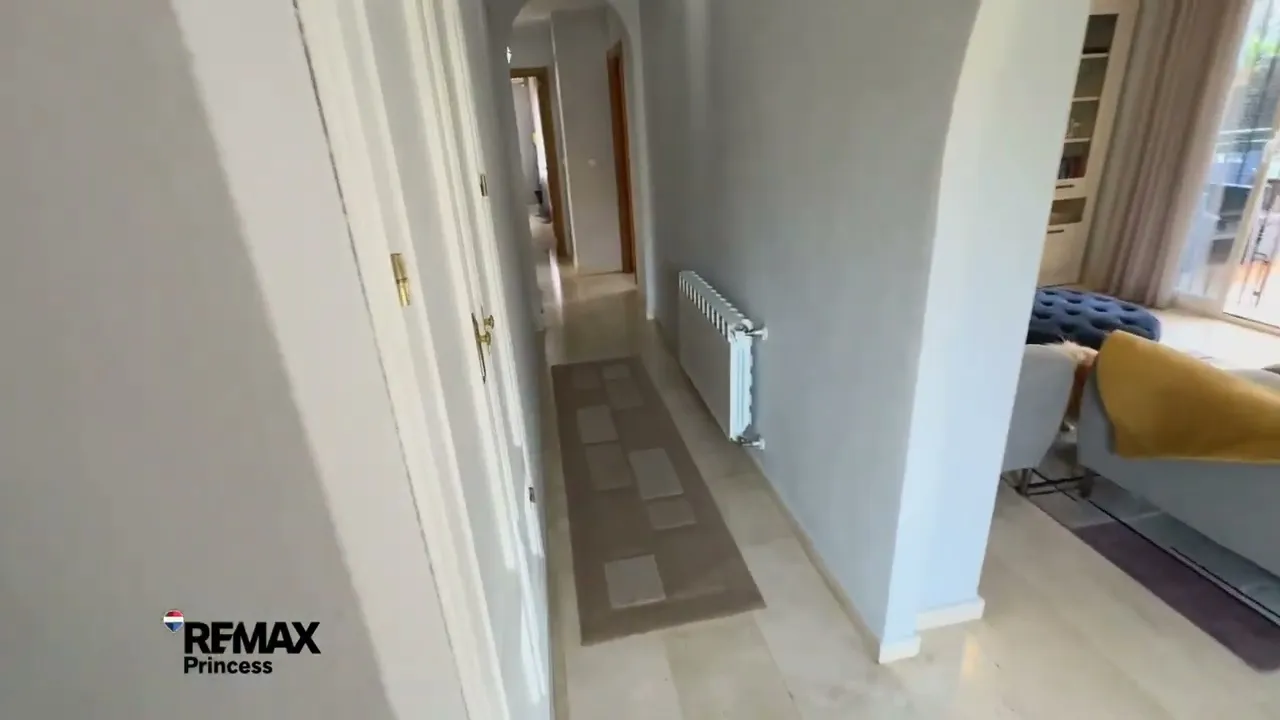 Detached 4-bedroom villa with pool and jacuzzi in Bonalba Golf Resort, Mutxamel