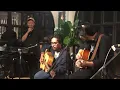 Download Lagu Bilal Indrajaya - Ruang Kecil [feat. Maul Ibrahim] (Acoustic Live at Ruuang Kopi, Jakarta 12/4/2023)