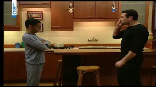 عبدو كمش بودي الساعة 2 بالليل عم يحكي مع مدام 