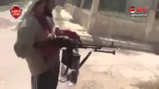 18 شجاعة لا تصد ق من مقاتل في الجيش الحر 