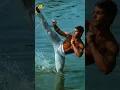 Download Lagu How Does Jean - Claude Van Damme Do His Famous Splits. #shorts  #vandamme