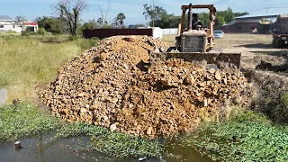 Great Starting Project !! 25.5-TON Dump Trucks And Skill Dozer D53A Cutting Rock Soil into Water