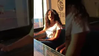 اجمل صوت فتاة تغني ضحكت يعني قلبها مال أجمل حالات واتس اب 