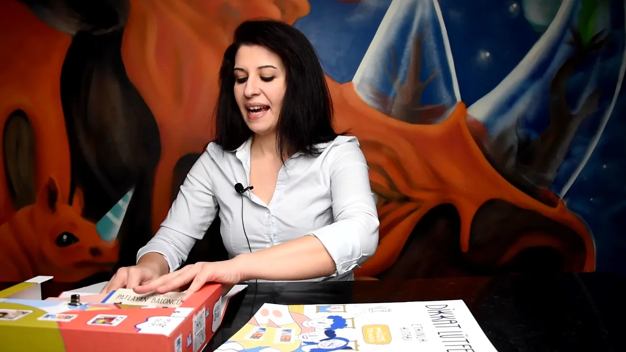 Dikkat Lütfen! tanıtım videosu