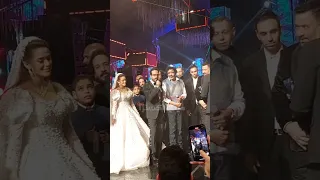 لقاء العمالقة موقف محترم من حماقي مع محمد منير دة أستاذى والعريس أحمد عصام يرد احنا فى حضره الملك  لقاء العمالقة موقف محترم من حماقي مع محمد منير دة أستاذى والعريس أحمد عصام يرد احنا فى حضره الملك