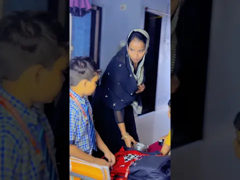 Maa ka pyar 🧡 #shortsvideo #emotional #ekmotahathighumechala #shortsfeed