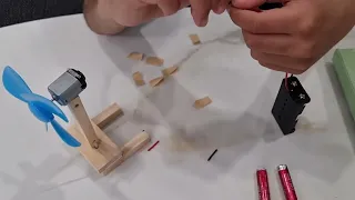 كيفية صنع مروحة كهربائية بسيطة 