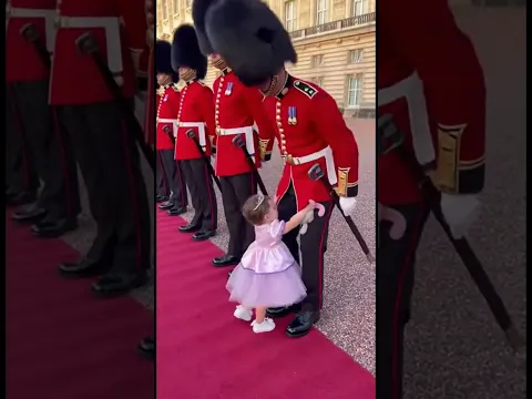 Kindness 👑 Guard's Sweet Moment with Little Princess #kindness #royalguard #shorts