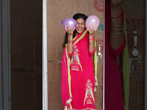Chlo aaj balloons se khelti hu ..#shorts #ytshorts #balloon #baby #funny