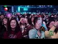 #张凌赫 首次与#周传雄 合作！双吉他弹唱《我真的受伤了》，温柔合唱虐到心碎，全场都安静了！#跨年回顾 clip