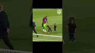 مشكله بين اخو لمين يمال وابن رافينيا 3arabi Football رافينيا لمين 