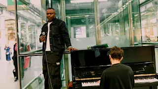Lloyiso - Rain | Live at Kings Cross Station