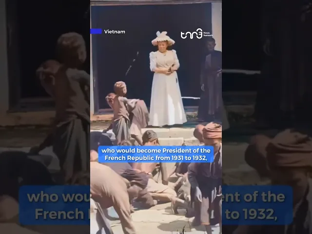 ⁣Wife of 1931 #french President Paul Doumer seen  throwing coins and grains at #Vietnamese children