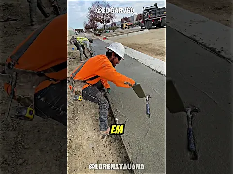 Ele Jogou O Martelo No Cimento Fresco Para Brincar Com O Colega, Mas A Vingança Foi Insana! 😱