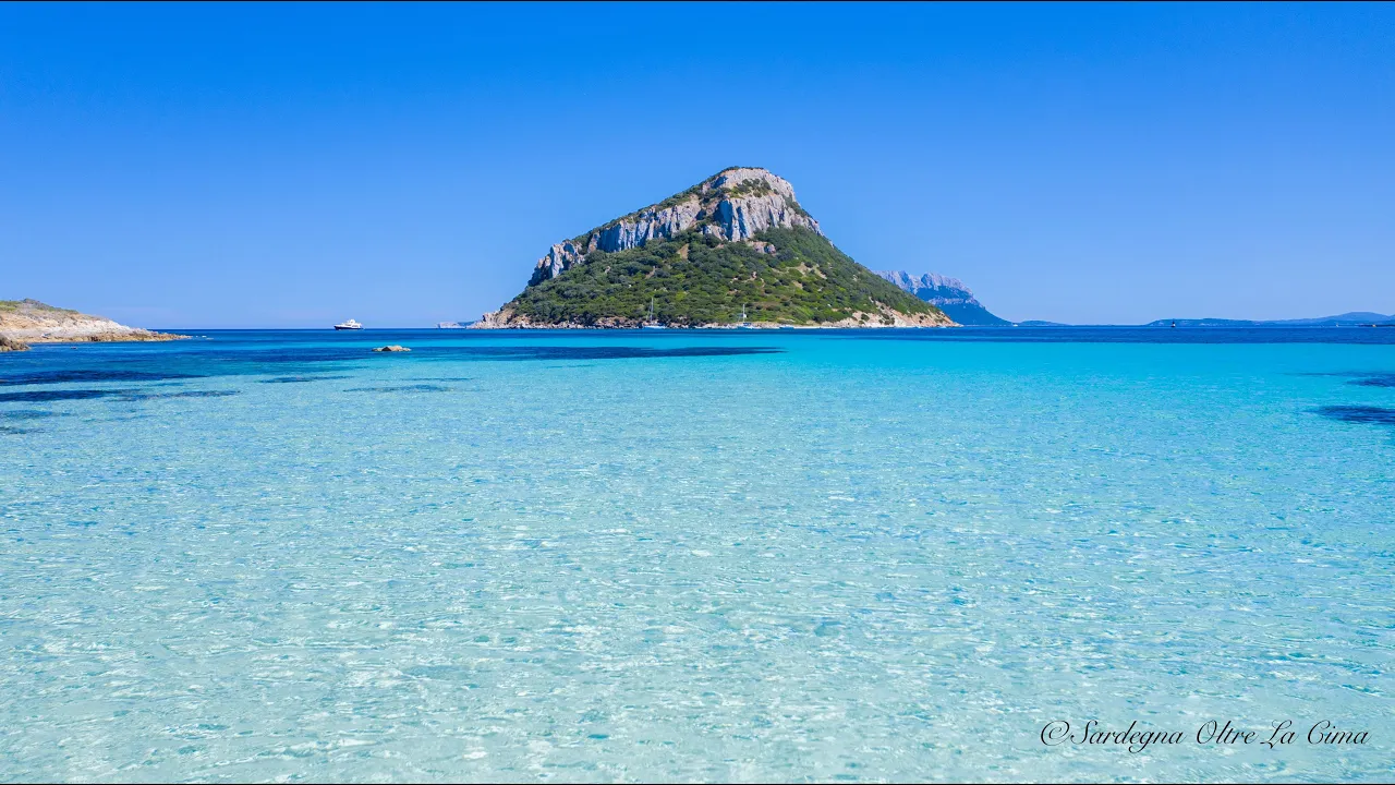 Cala Moresca - Capo Figari - Golfo Aranci ( 4K ) Sardegna World Mare 🇮🇹 by drone